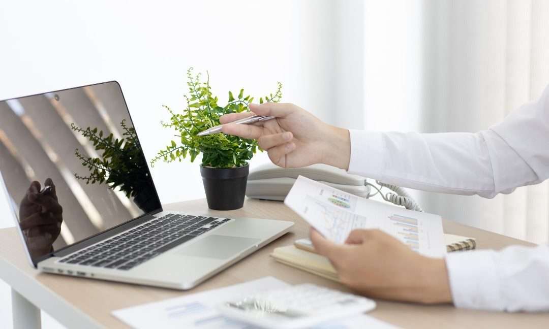 How Paid LinkedIn Advertising Works When Selling B2B